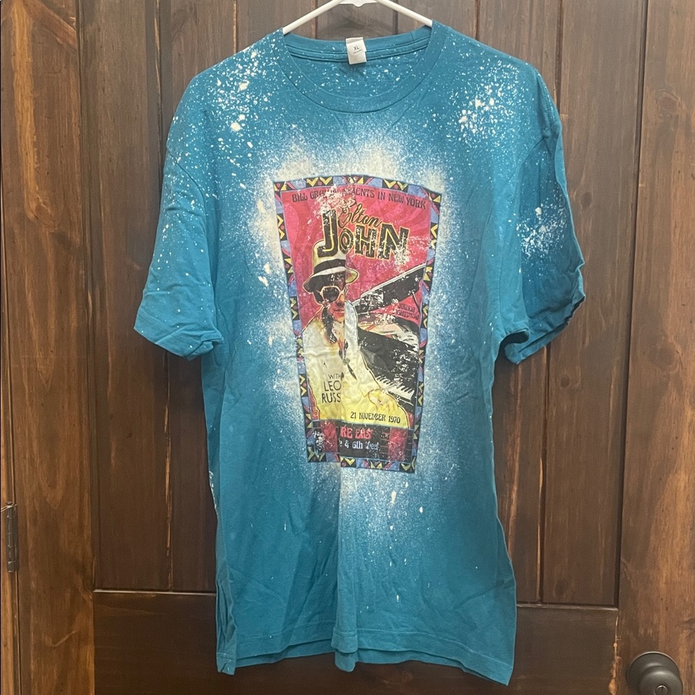 Women’s Graphic Tee